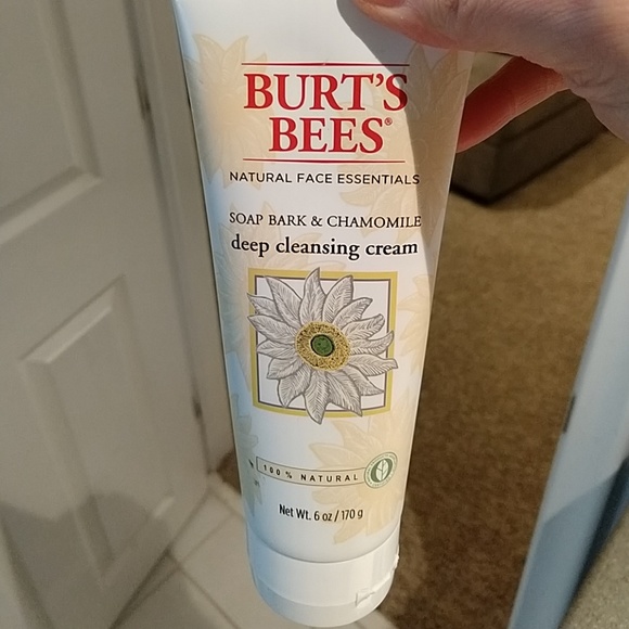 Burt's Bees and Mario Badescu Skincare bundle - Picture 2 of 4